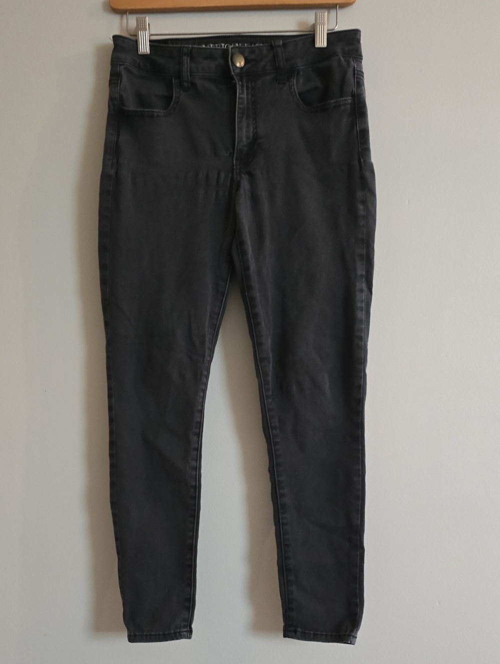 American Eagle Outfitters Women’s Black High-Rise Skinny Jeans